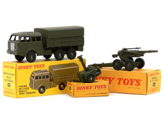 Lot 270 - DINKY TOYS (FRANCE) (3)