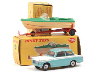 Lot 301 - DINKY TOYS (GB) (2)