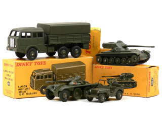 Lot 275 - DINKY TOYS (FRANCE) (4)