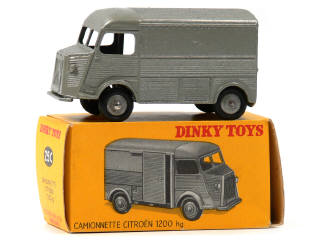 Lot 525 - DINKY TOYS (FRANCE) (1)