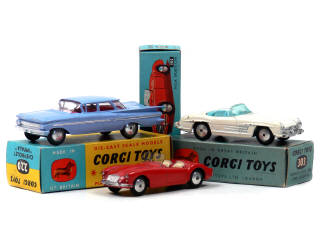 Lot 323 - CORGI TOYS (GB) (3)