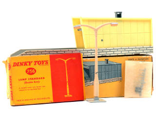 Lot 610 - DINKY TOYS (2)