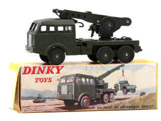 Lot 596 - DINKY TOYS (FRANCE) (1)