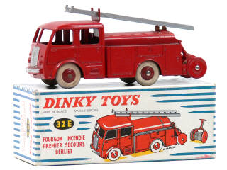 Lot 559 - DINKY TOYS (FRANCE) (1)