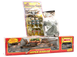 Lot 832 - DIVERS (3)