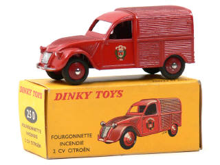 Lot 552 - DINKY TOYS (FRANCE) (1)