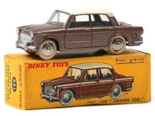 Lot 535 - DINKY TOYS (FRANCE) (1)
