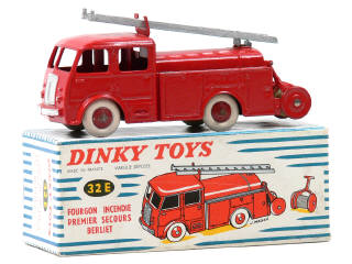 Lot 560 - DINKY TOYS (FRANCE) (1)
