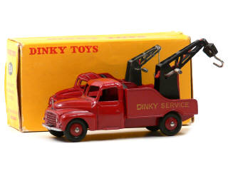 Lot 564 - DINKY TOYS (FRANCE) (1)