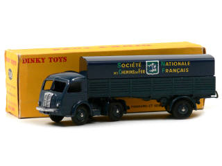 Lot 557 - DINKY TOYS (FRANCE) (1)