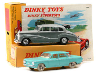 Lot 615 - DINKY TOYS (FRANCE) (3)