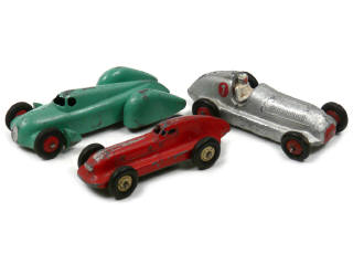 Lot 612 - DINKY TOYS (FRANCE) (3)