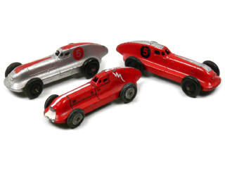 Lot 613 - DINKY TOYS (3)