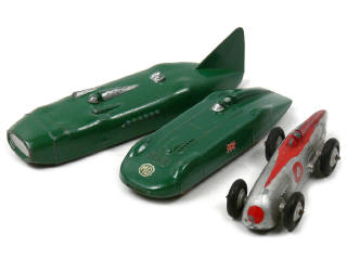 Lot 690 - DINKY TOYS (GB) (3)