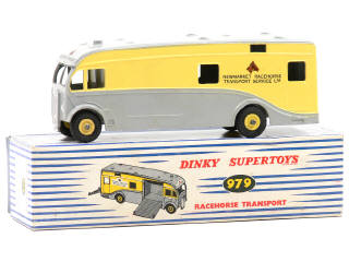 Lot 669 - DINKY TOYS (GB) (1)