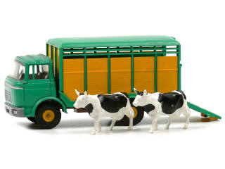 Lot 581 - DINKY TOYS (FRANCE) (1)