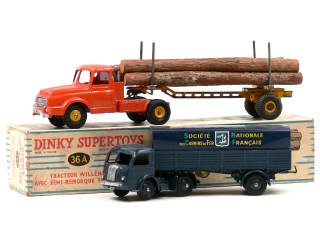 Lot 607 - DINKY TOYS (FRANCE) (2)