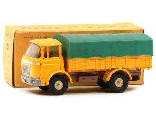Lot 582 - DINKY TOYS (FRANCE) (1)