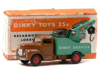 Lot 645 - DINKY TOYS (GB) (1)