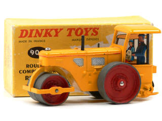 Lot 574 - DINKY TOYS (FRANCE) (1)
