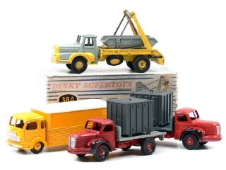Lot 620 - DINKY TOYS (FRANCE) (4)