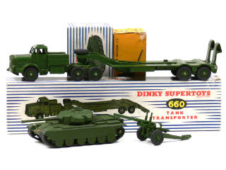 Lot 694 - DINKY TOYS (GB) (3)