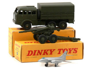 Lot 619 - DINKY TOYS (FRANCE) (3)