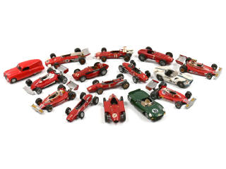 Lot 215 - DIVERS (25)