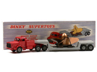 Lot 671 - DINKY TOYS (GB) (1)