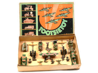 Lot 1340 - TOOTSIETOY (USA) (1)