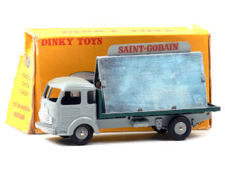 Lot 1263 - DINKY TOYS (FRANCE) (1)
