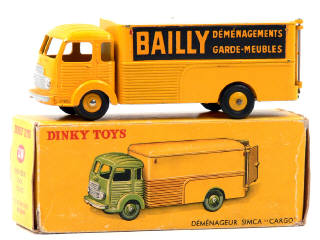 Lot 1261 - DINKY TOYS (FRANCE) (1)