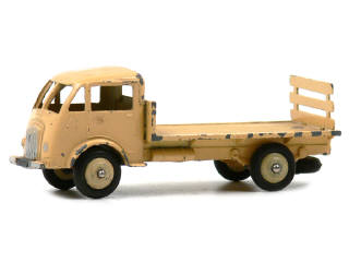 Lot 1234 - DINKY TOYS (FRANCE) (1)