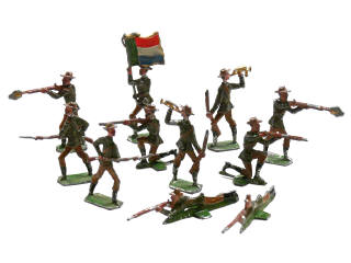 Lot 627 - FIGURINES DIVERSES (12)