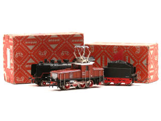 Lot 295 - MÄRKLIN 'HO' (ALLEMAGNE) (2)