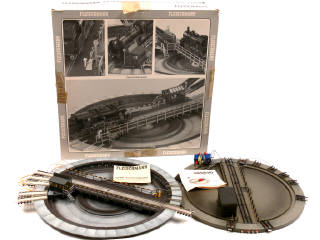 Lot 311 - MÄRKLIN 'HO' & FLEISCHMANN 'HO' (2)