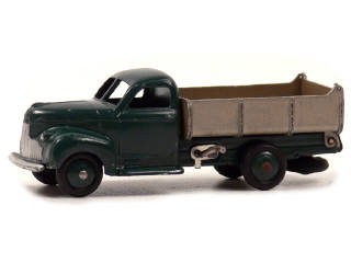 Lot 1242 - DINKY TOYS (FRANCE) (1)