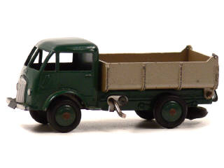 Lot 1240 - DINKY TOYS (FRANCE) (1)