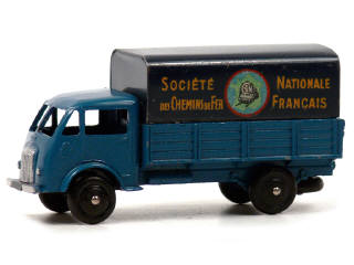 Lot 1235 - DINKY TOYS (FRANCE) (1)
