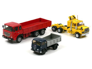 Lot 1361 - MINITRUCKS & DIVERS (3)