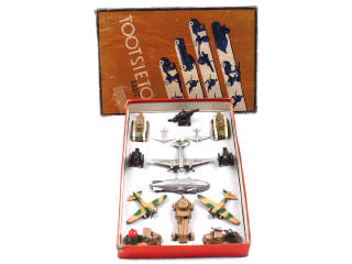 Lot 817 - TOOTSIETOY (USA) (1)