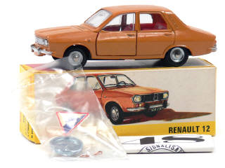 Lot 527 - DINKY TOYS (FRANCE) (1)