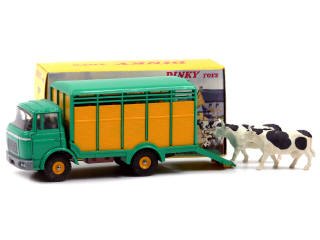 Lot 557 - DINKY TOYS (FRANCE) (1)