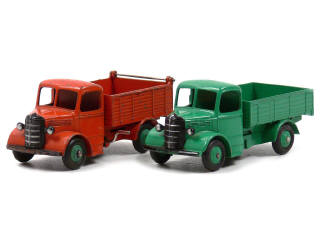 Lot 697 - DINKY TOYS (GB) (2)