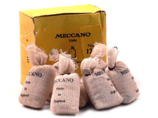 Lot 229 - MECCANO (1)