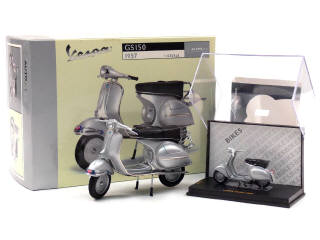 Lot 351 - AUTOART & IXO (2)