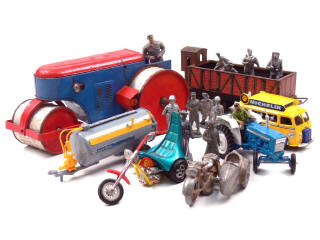 Lot 254 - DIVERS (7)