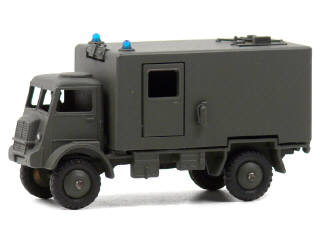 Lot 372 - DIVERS (1)