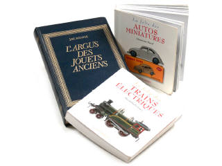 Lot 242 - DOCUMENTATIONS DIVERSES (3)