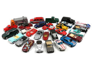 Lot 276 - DIVERS (35)